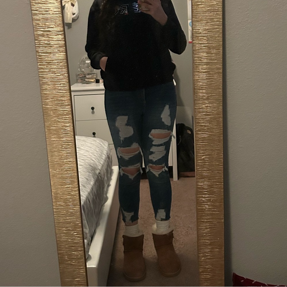 Hollister Curvy High-Rise Crop Super Skinny